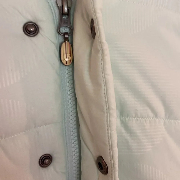 Burton womens Large light aqua blue w/ faux fur hood button + zip 2 pocket EUC - Picture 3 of 6